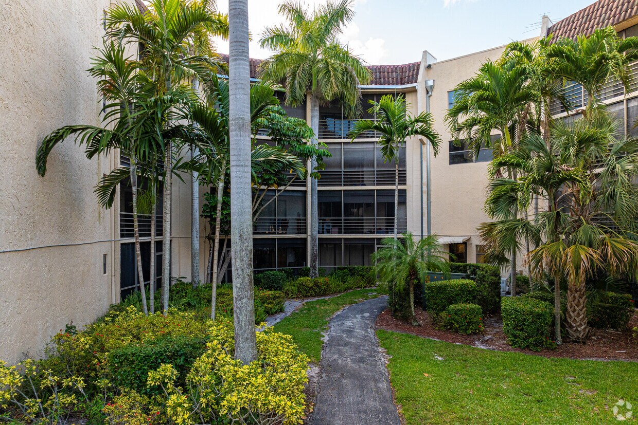 Foto del edificio - Plantation Club Condominiums