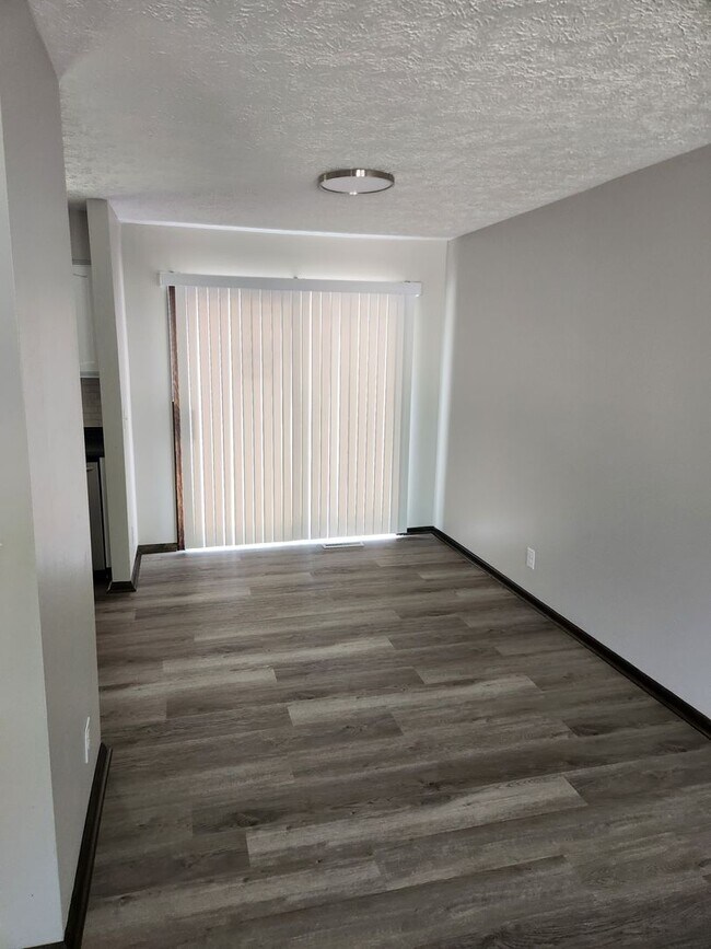 Foto del edificio - 13715 Birchwood Ave