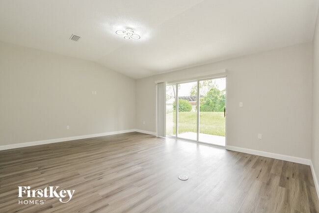 Building Photo - 1175 Adams St