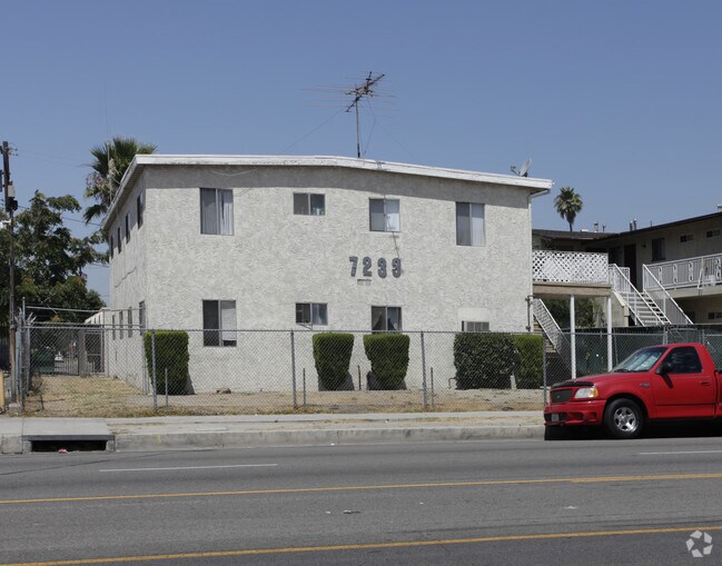 Building Photo - Sun Valley Apartments