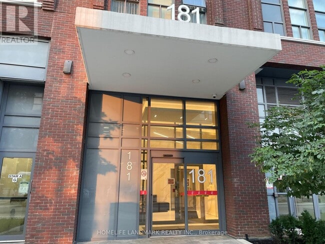 Building Photo - 181 Huron St
