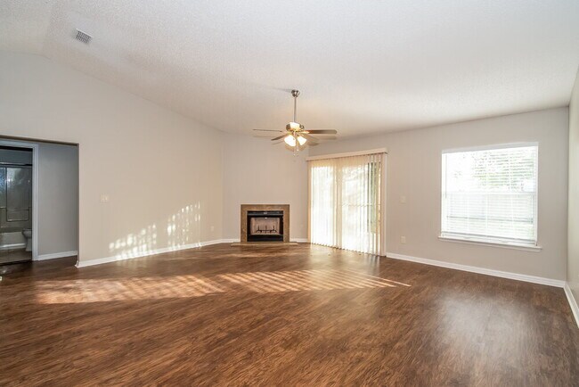 Foto del edificio - 11533 Twin Oaks Trail