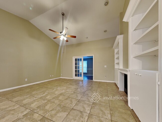 Foto del edificio - 2255 Harbor Pointe Pl