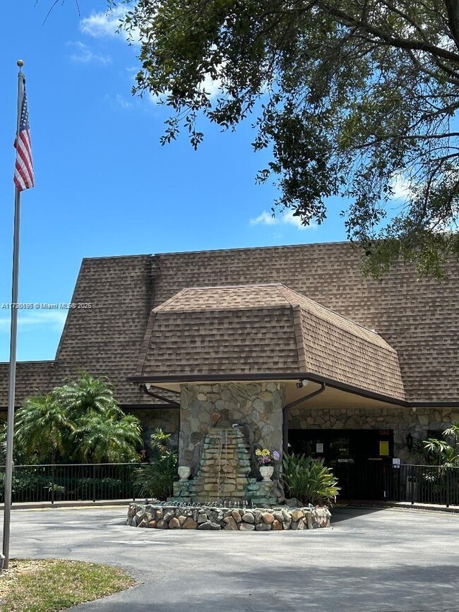 Building Photo - 300 Berkley Rd