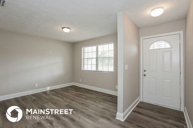 Foto del edificio - 7421 Deepwood Dr N