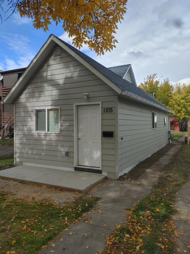 Building Photo - 1105 4th Ave S