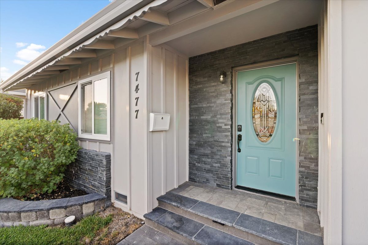 Foto principal - 7477 Limerick Ave
