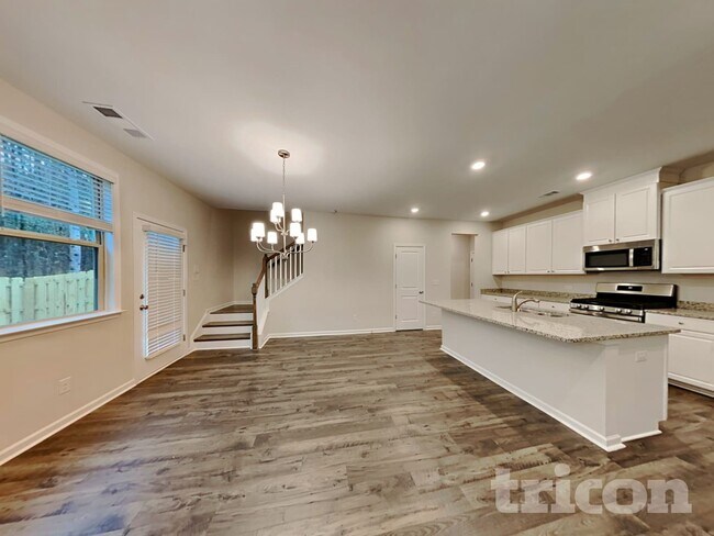 Foto del edificio - 305 Knowles Pl