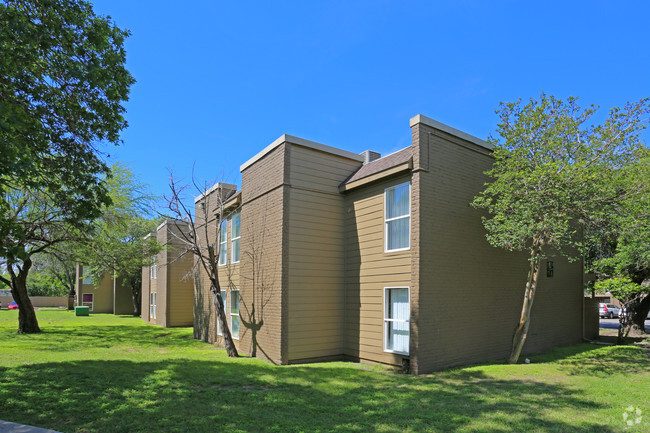 Building Photo - CrestWind Townhomes and Apartments