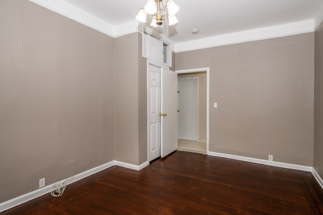 Foto del edificio - 102 Woodland Ave