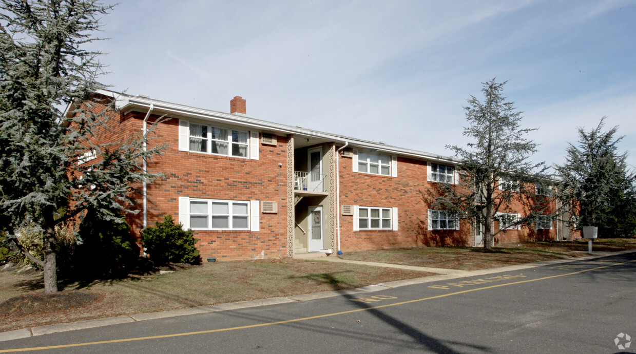 Foto del edificio - 68 Oceanport Ave