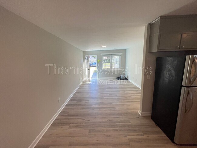 Foto del edificio - 1318 Maple St