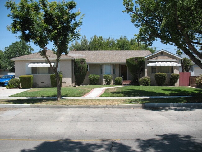 Building Photo - 3121 W Wyoming Ave