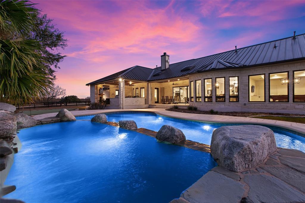 Foto principal - 160 Cross Creek Dr