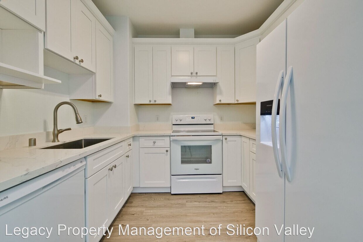 Foto principal - 2 br, 2 bath House - 453 East O'Keefe St. ...