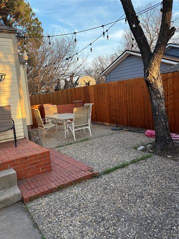 Foto del edificio - 2301 Sayles Blvd