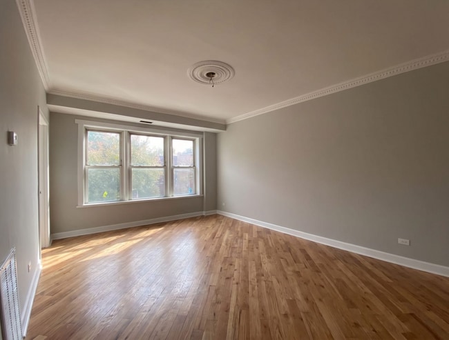 Foto del edificio - 4626 W Lawrence Ave