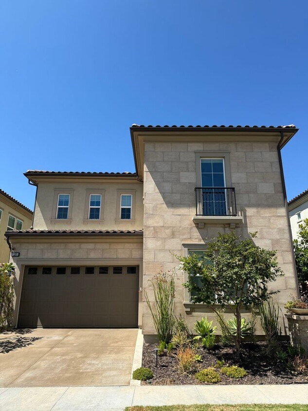Primary Photo - Elegant 5 Bedroom, 5.5 Bath Single Family ...