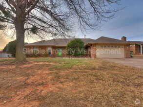 Building Photo - 101 E Platt Dr