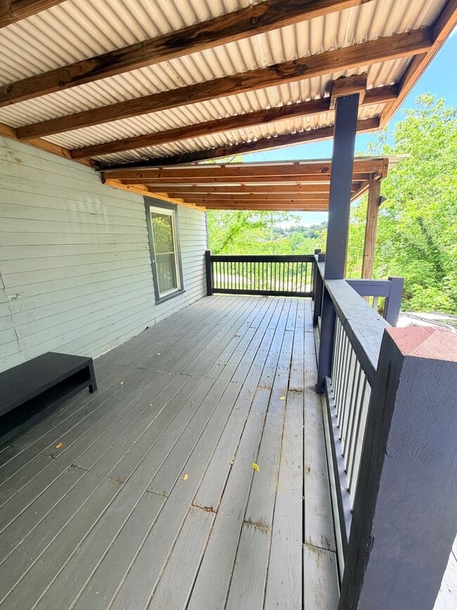 Building Photo - Available Now! River Arts District. 2 bedrooms/1 bathroom