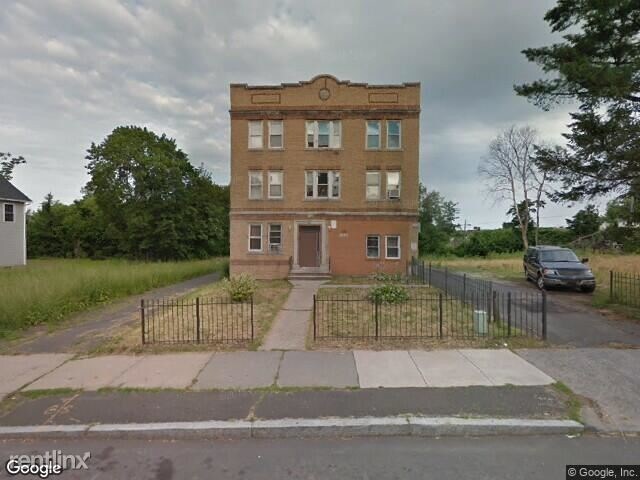Building Photo - 2495 Main St