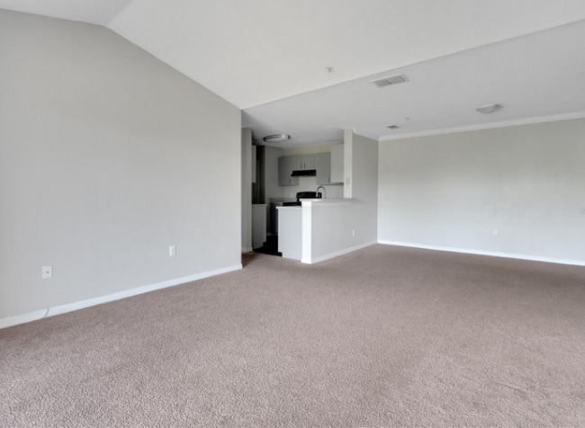 Building Photo - 4295 Summer Landing Dr