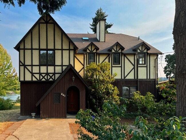 Foto del edificio - 441 W D St