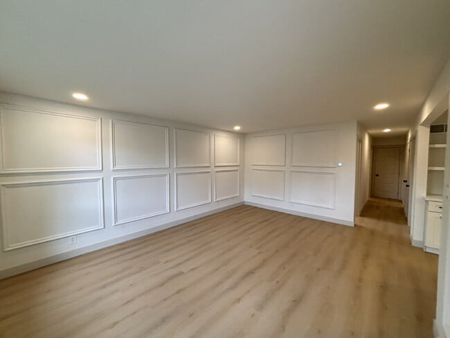 Photo - 946 Notre Dame Ave Apartment