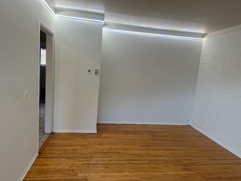 Foto principal - 665 S Lk St