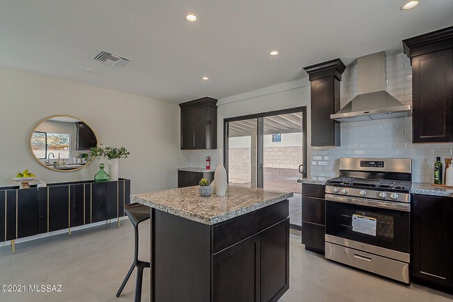 Building Photo - Beautifully Remodeled Three Bedroom Two Ba...