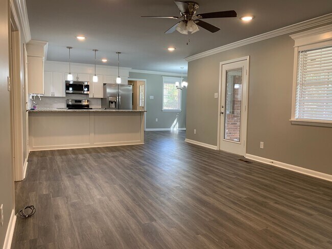 Foto del edificio - 5408 N Cedar St