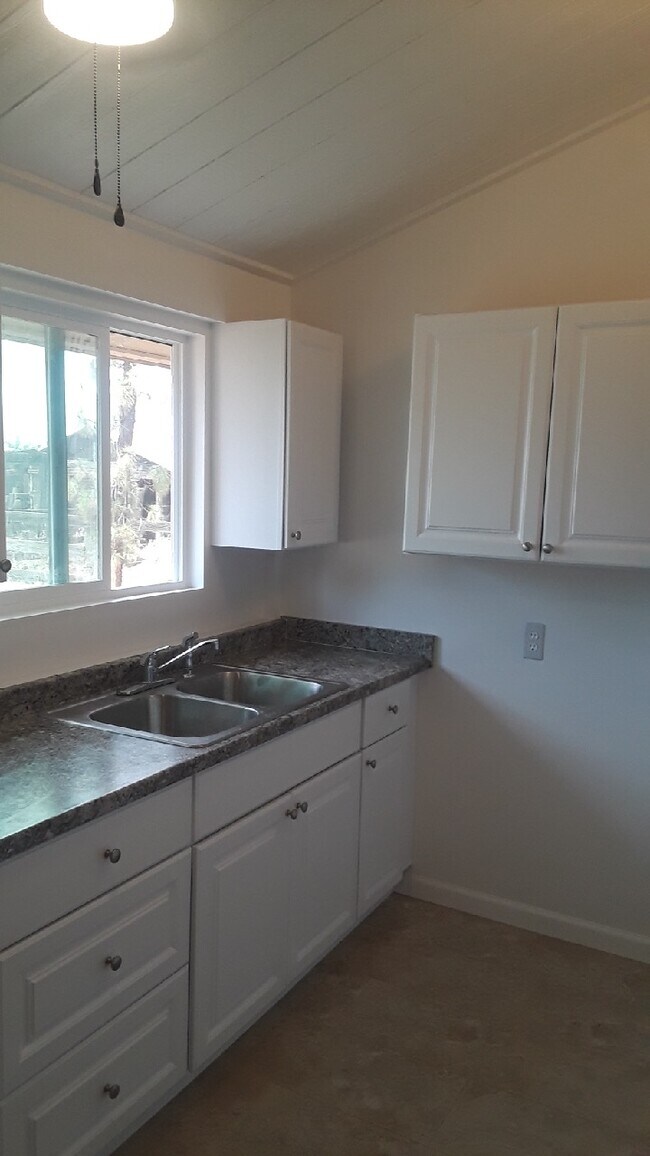Building Photo - 20653 Rd 232