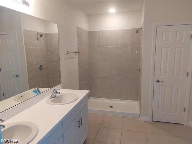 Foto del edificio - 326 SW 24th Pl