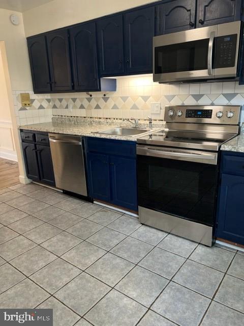 Foto del edificio - 8440 Willow Glen Ct