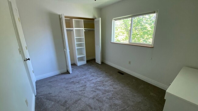 Photo - 10600 S 500 E (Sandy, UT) House