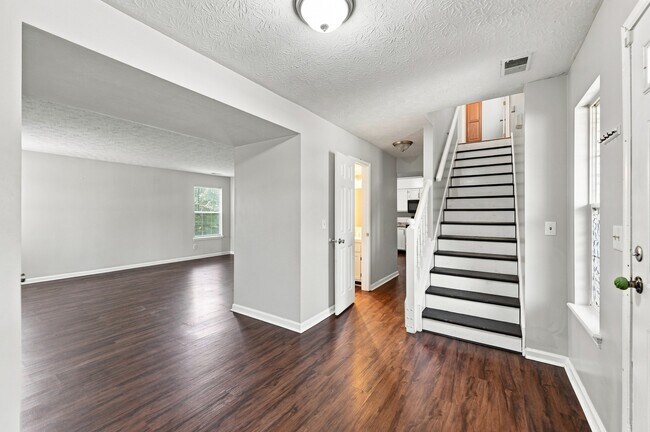 Building Photo - 6007 Polonius Ln