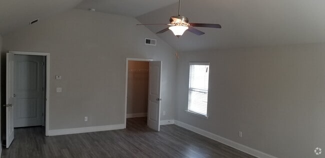 Building Photo - 2297 Shady Dr