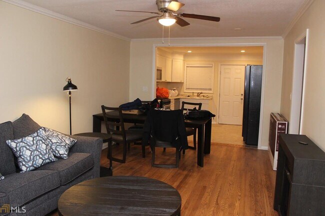 Foto del edificio - 1260 Woodland Ave NE