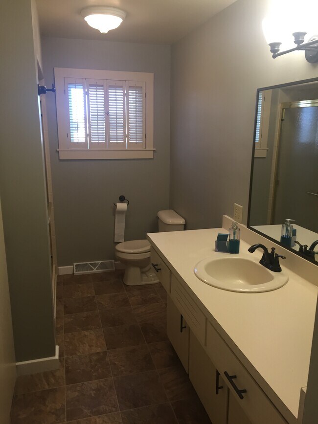 Foto del edificio - 3882 N Hartford Dr