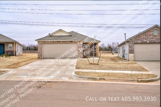 Building Photo - 12037 SW 31st St