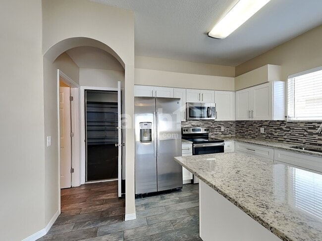 Building Photo - 12728 Longcrest Dr