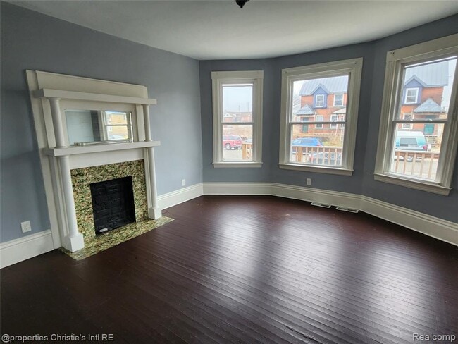 Building Photo - 611 E Bethune St