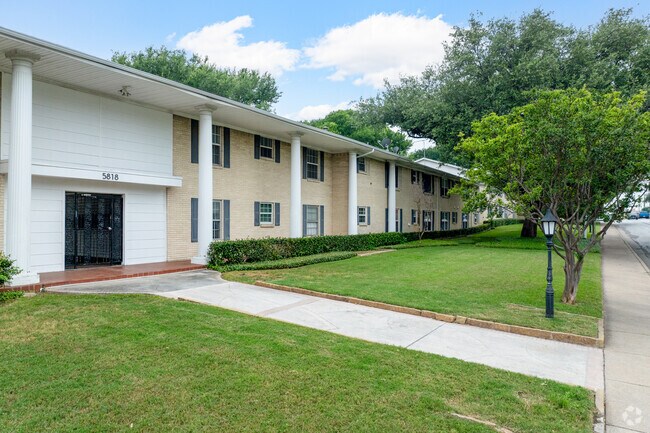 Building Photo - 5818 E University Blvd