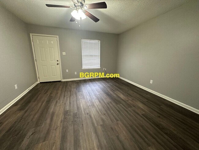 Foto del edificio - 3 BD, 1 1/2 BA, Home in Jacksonville