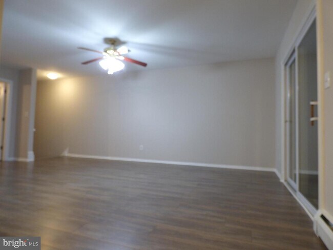 Building Photo - 616 Garnet Dr