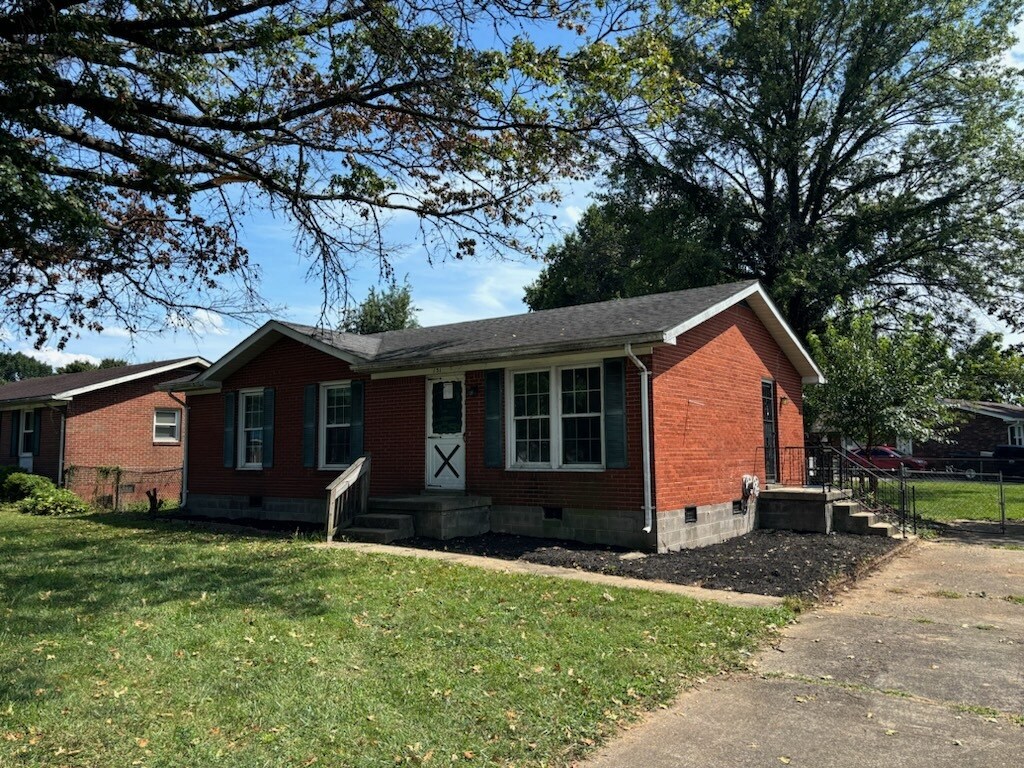 Building Photo - 131 Fern Lea Cir