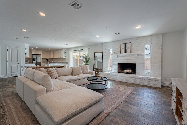 Foto del edificio - 8337 E Monterosa St
