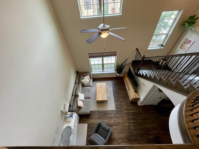 Living room - 845 Dartford Dr