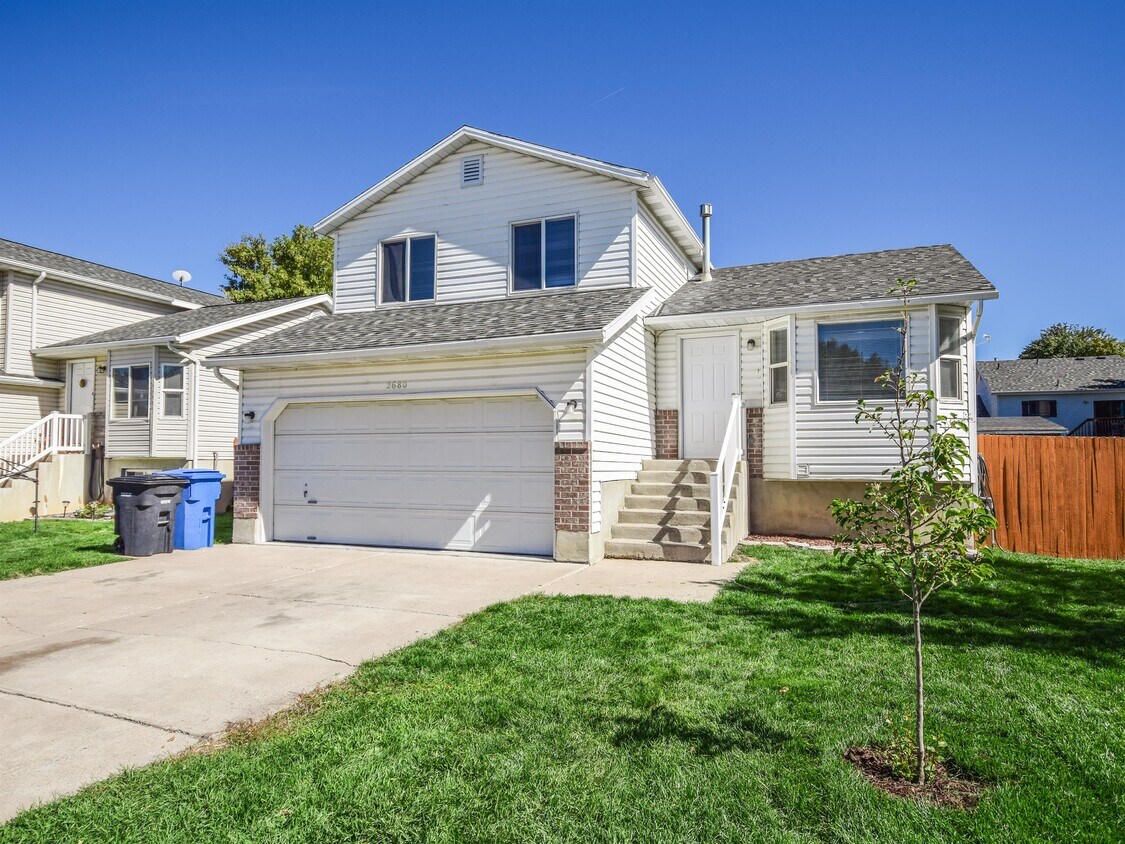 Primary Photo - 2680 N 270 E