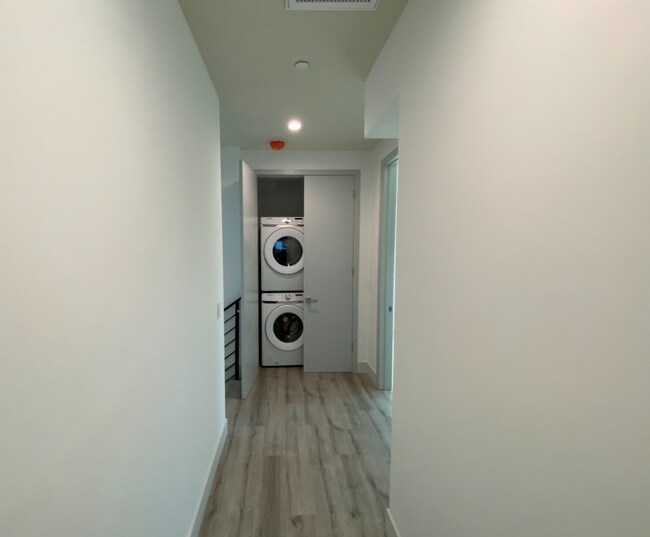 Foto del edificio - 3873 Bentley Ave